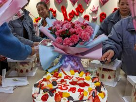九游网·官方端网站登录入口-九游（中国）
举办三八妇女节活动